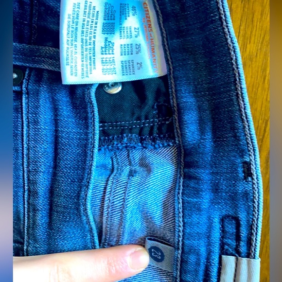 3/$20 ✨ Women’s Citizens of Humanity Blue Jeans - Picture 2 of 3